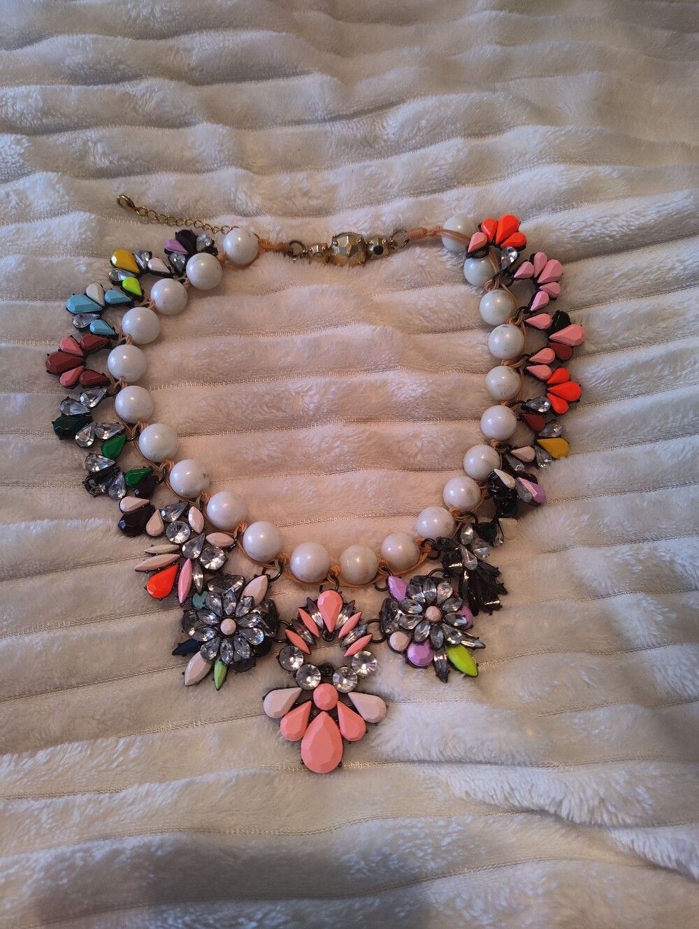 Colorful Statement Bib Necklace White Pink Multicolor